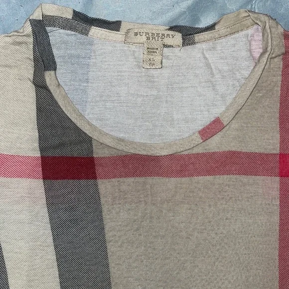 Burberry T-Shirt - Picture 2 of 8